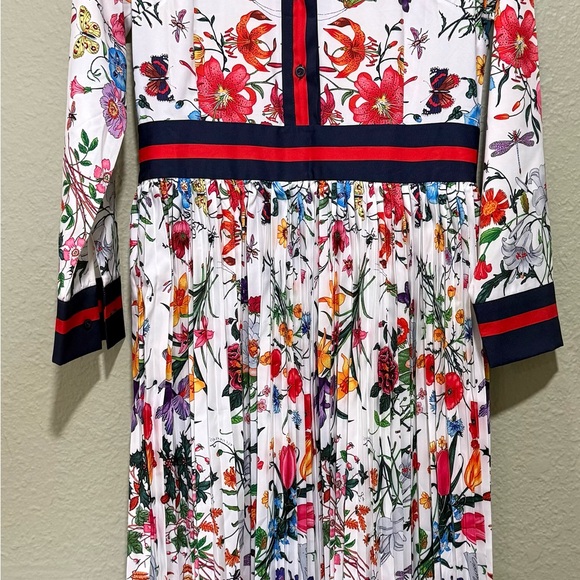 Floral Long Sleeve Dress with Navy Accents - Picture 5 of 8